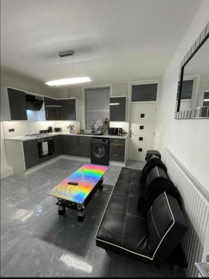 Entire 5 Star Luxury Whalley House Wifi Tv Luxury Burnley Eksteriør bilde